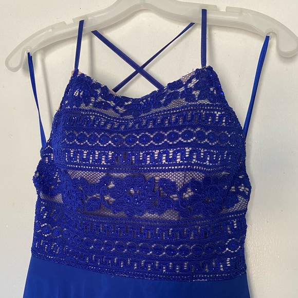 Prom dress from David’s bridal. It’s in perfect condition and it has pockets. - Picture 9 of 10